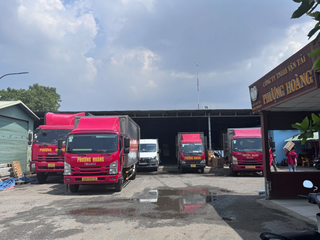 Kho Bãi Giao Nhận Hàng Của Phượng Hoàng