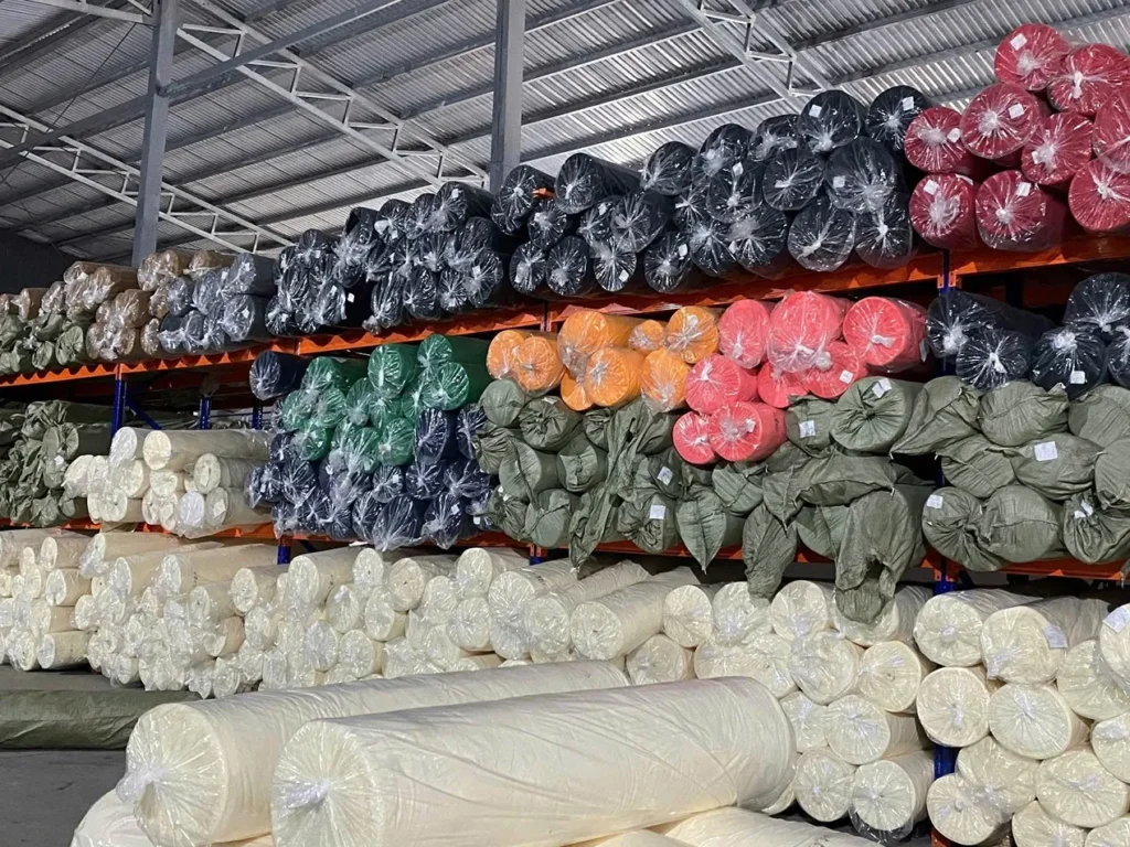 Các Loại Hàng May Mặc Phượng Hoàng Nhận Vận Chuyển